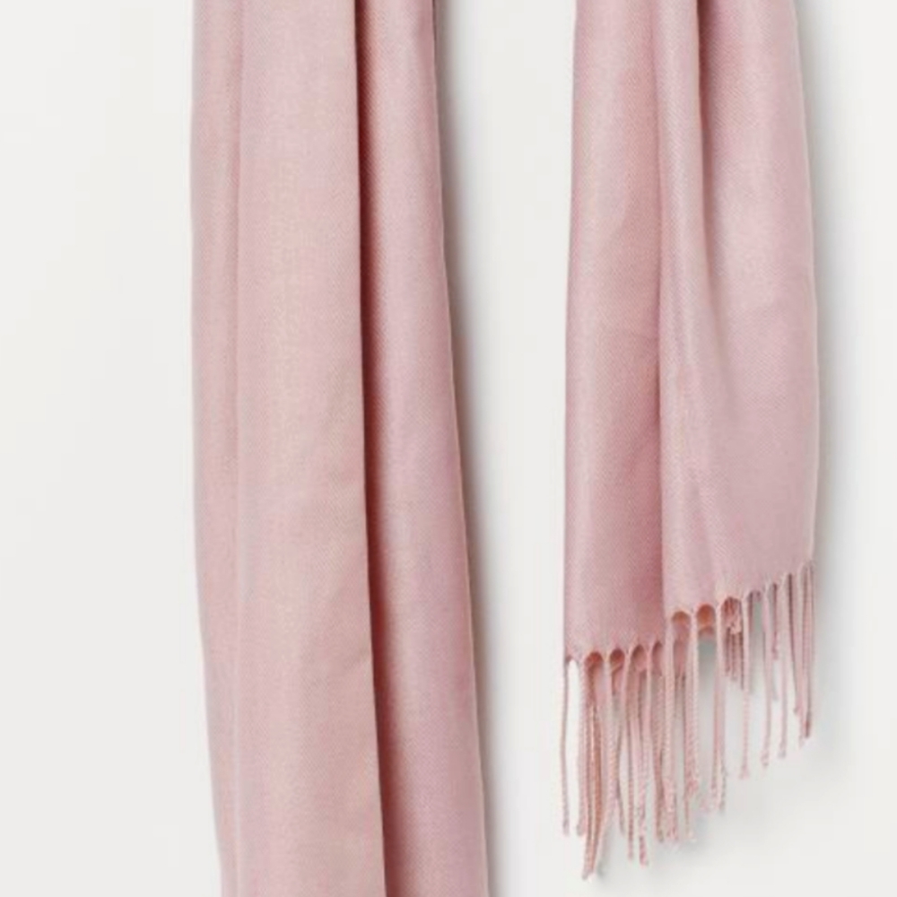 PINK SCARF 🧣 - Picture 2 of 4